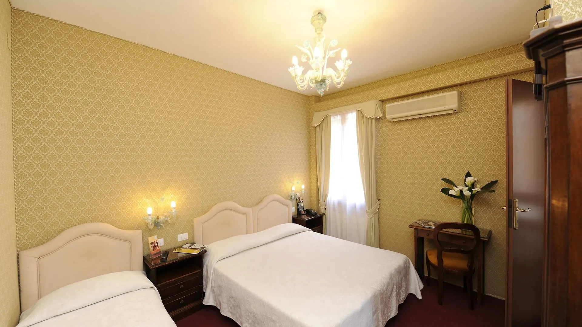 **  Hotel Villa Rosa Venice Italy