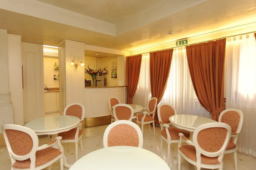Hotel Villa Rosa Venice 2*,  Italy