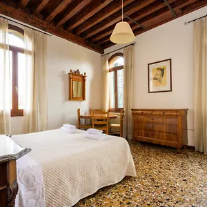 https://haus-san-trovaso.hotelinveneto.com